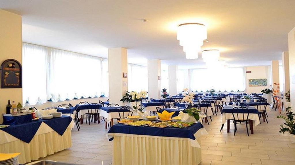 Hotel Baltic Misano Adriatico Ngoại thất bức ảnh