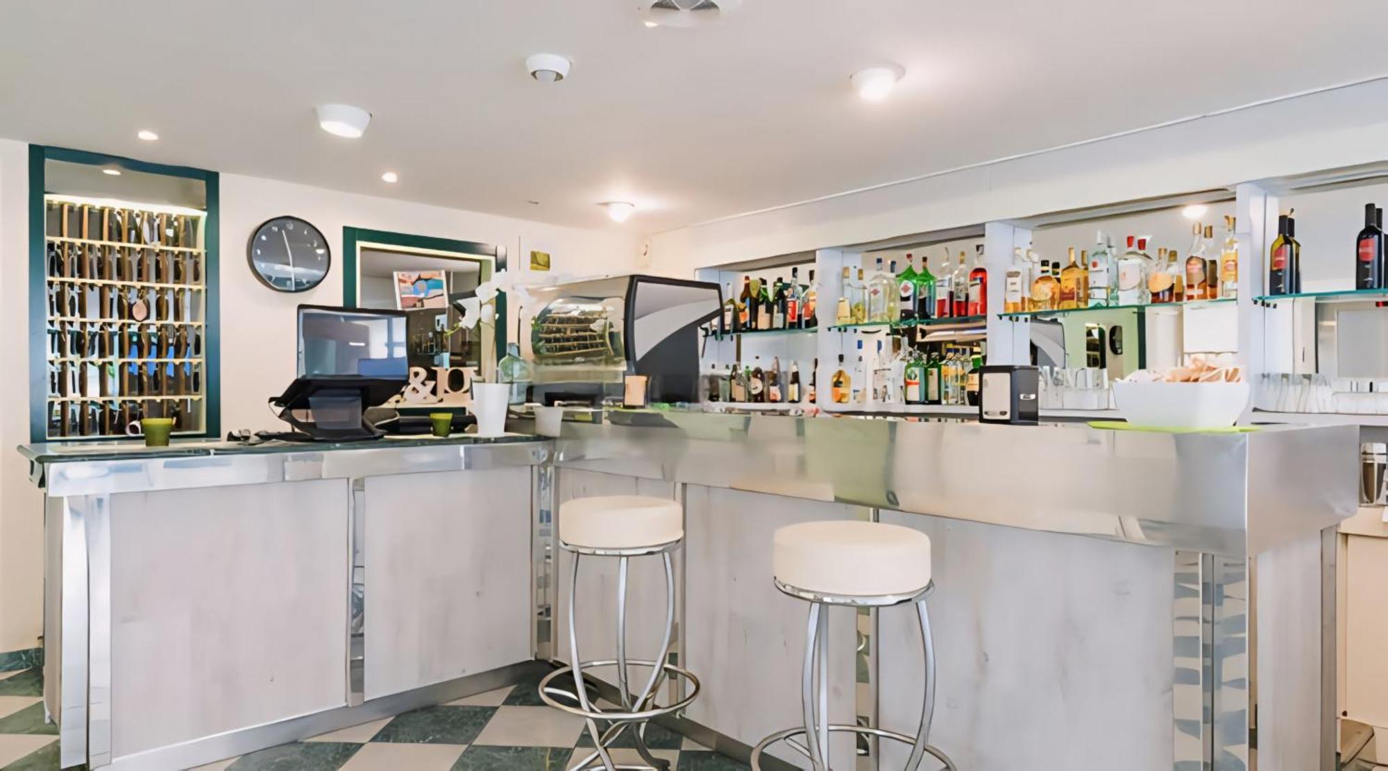 Hotel Baltic Misano Adriatico Ngoại thất bức ảnh