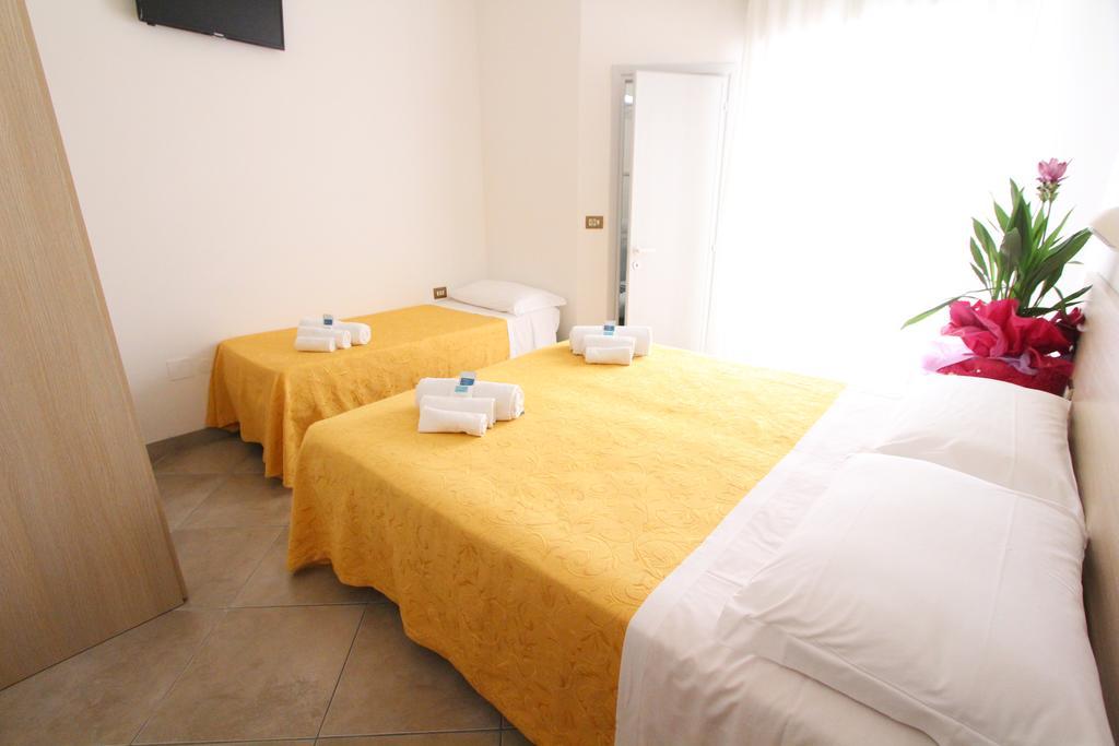 Hotel Baltic Misano Adriatico Ngoại thất bức ảnh