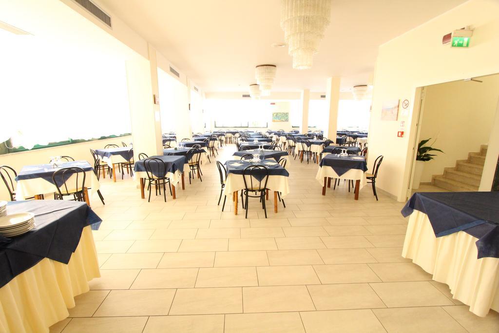 Hotel Baltic Misano Adriatico Ngoại thất bức ảnh