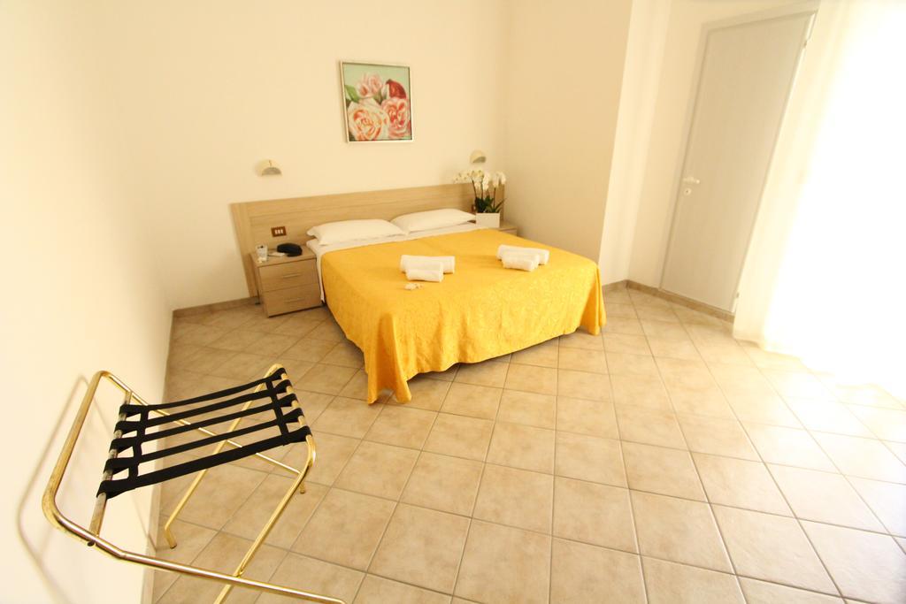 Hotel Baltic Misano Adriatico Ngoại thất bức ảnh