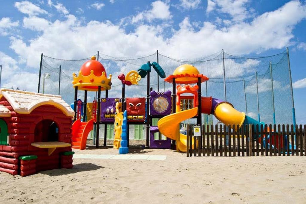 Hotel Baltic Misano Adriatico Ngoại thất bức ảnh