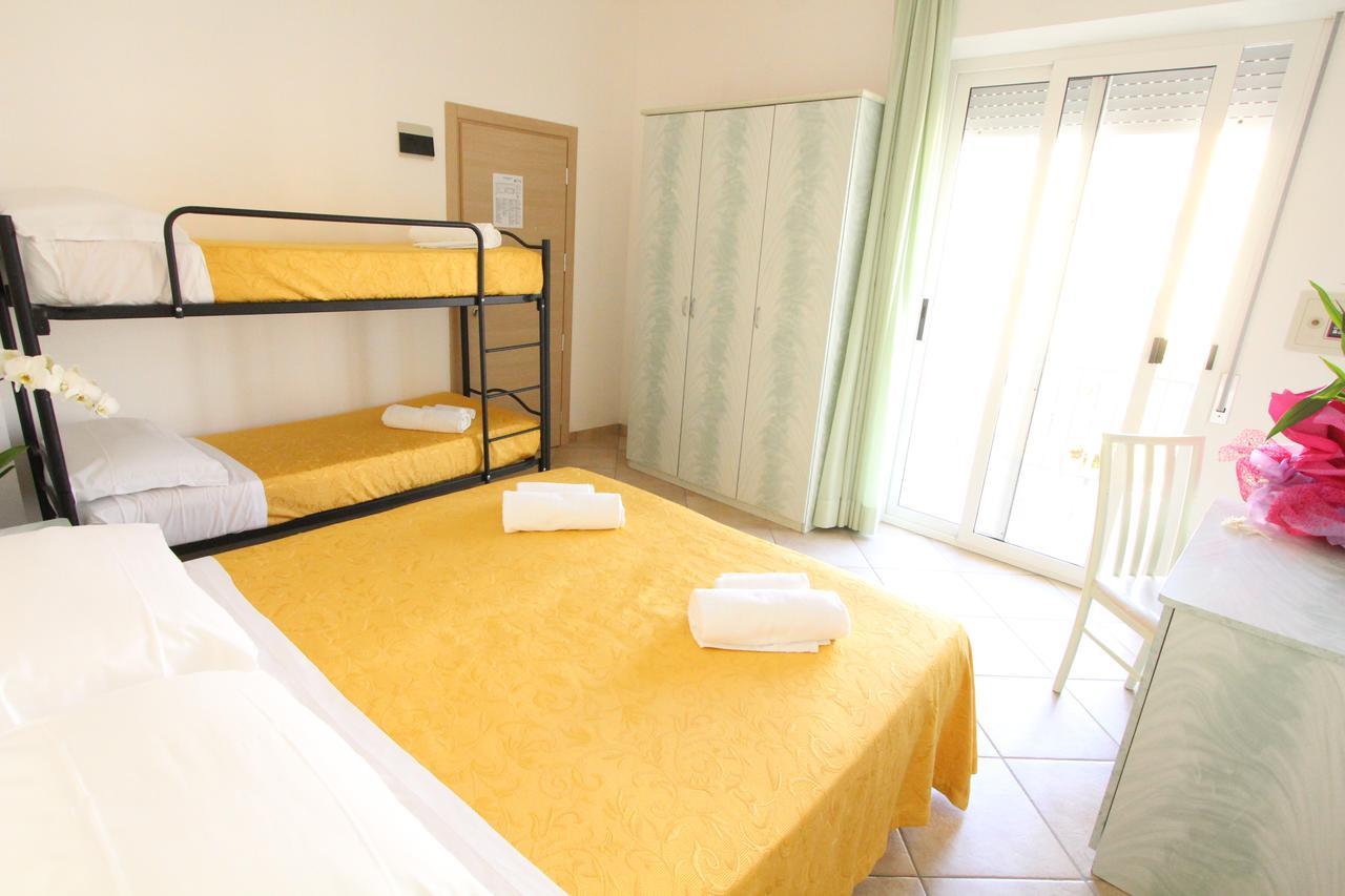 Hotel Baltic Misano Adriatico Ngoại thất bức ảnh