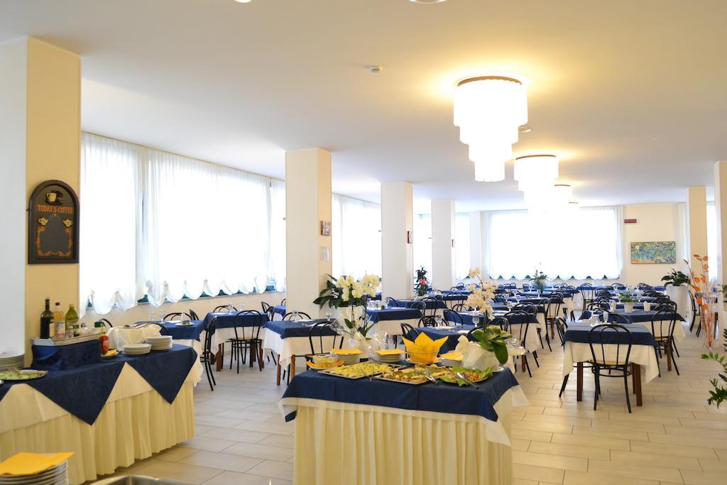 Hotel Baltic Misano Adriatico Ngoại thất bức ảnh