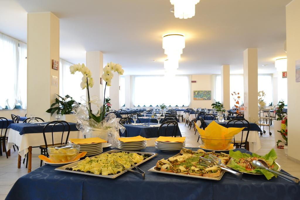 Hotel Baltic Misano Adriatico Ngoại thất bức ảnh